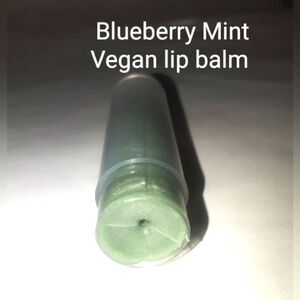 Hp🎉🎉🎉🎉🎉🎉buy $3for13 Blueberry Mint Super Healing vegan lip balmHAND CRAFT